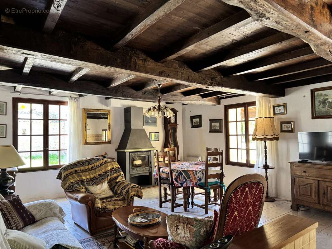 Maison à SEMUSSAC