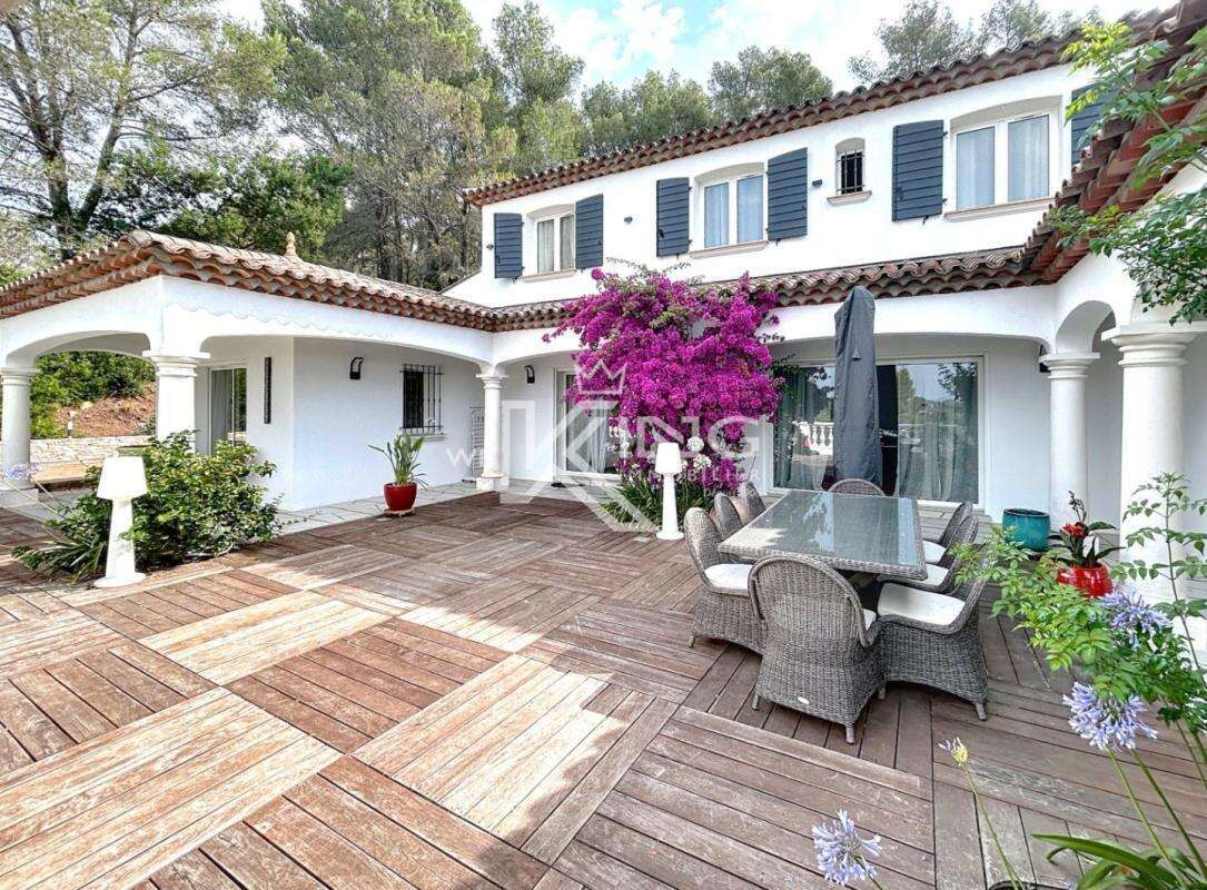 Maison à PUGET-SUR-ARGENS