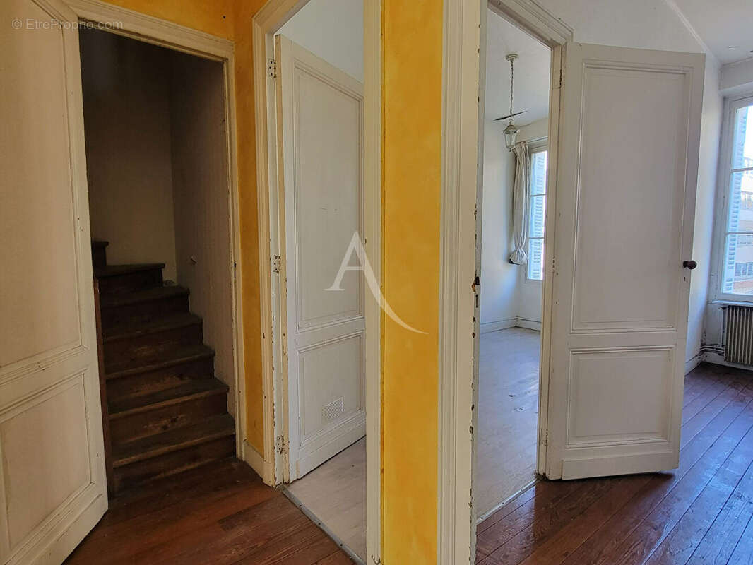 CAUDERAN PARC BORDELAIS - Maison à rénover 5 chambres - photo 8