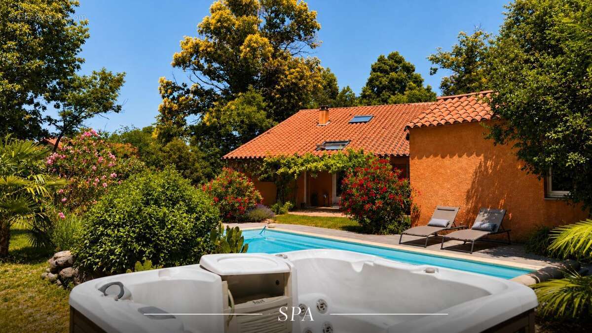 Maison 183 m² à Prades  - photo 18