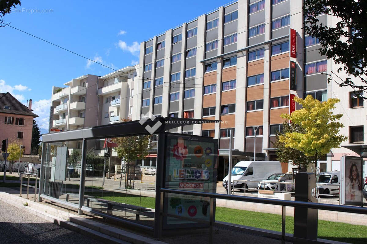 Commerce 73 m² à Ambilly  - photo 5