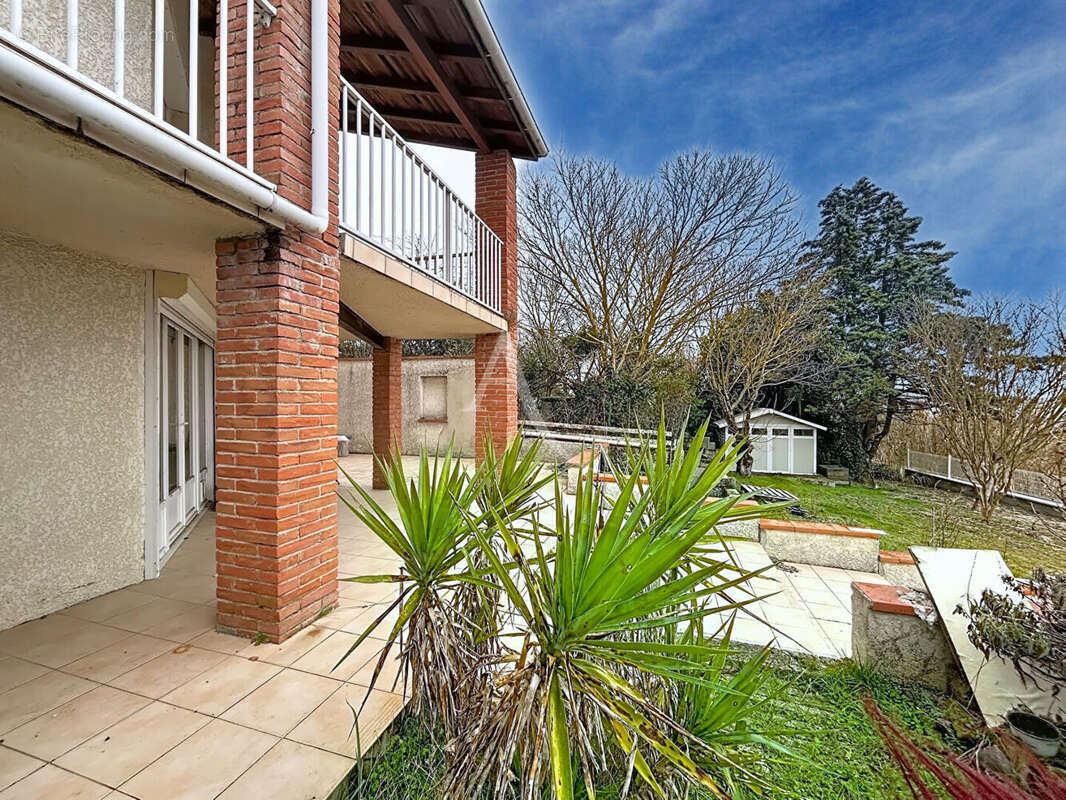 31380  Montjoire  Maison 7 pièce(s) 182.78 m2 - photo 2