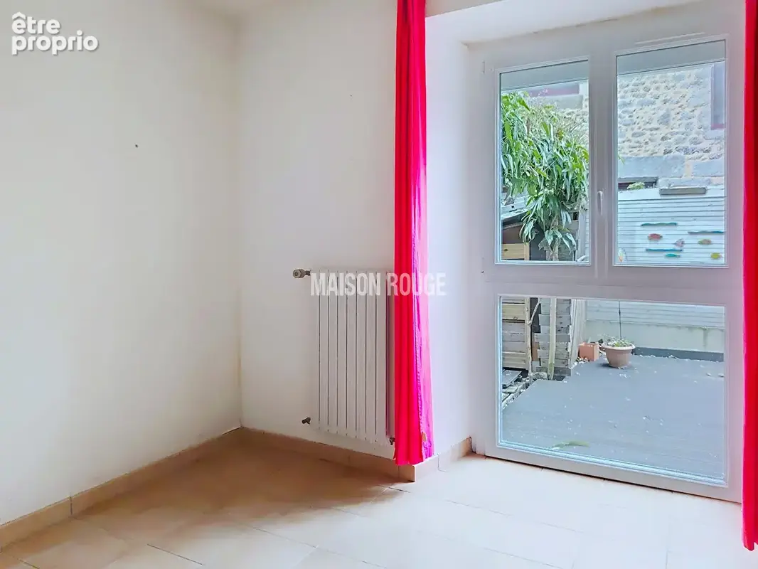 Le Tronchet centre : Maison familiale en pierre - photo 7