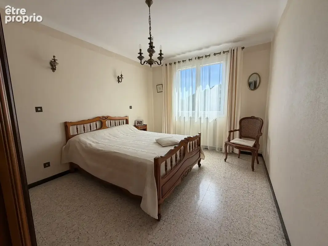 LAUDUN - Grande maison familiale avec appartement, piscine et terrain 1279m2 - photo 9