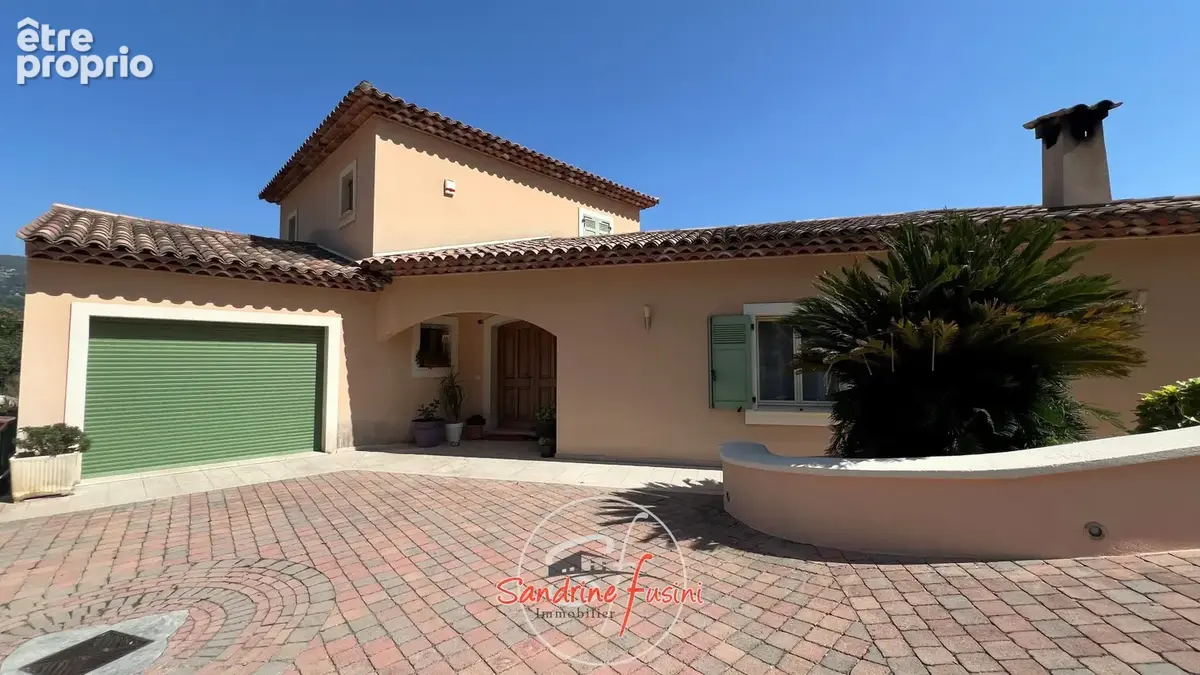 Superbe villa individuelle avec piscine, garage, abri voiture et terrain atttenant - photo 2