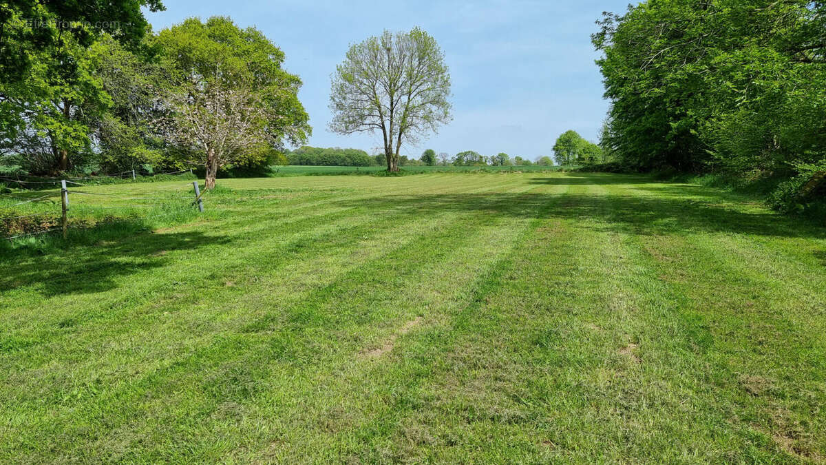 Maison à SAINT-MARTIN-DES-PRES