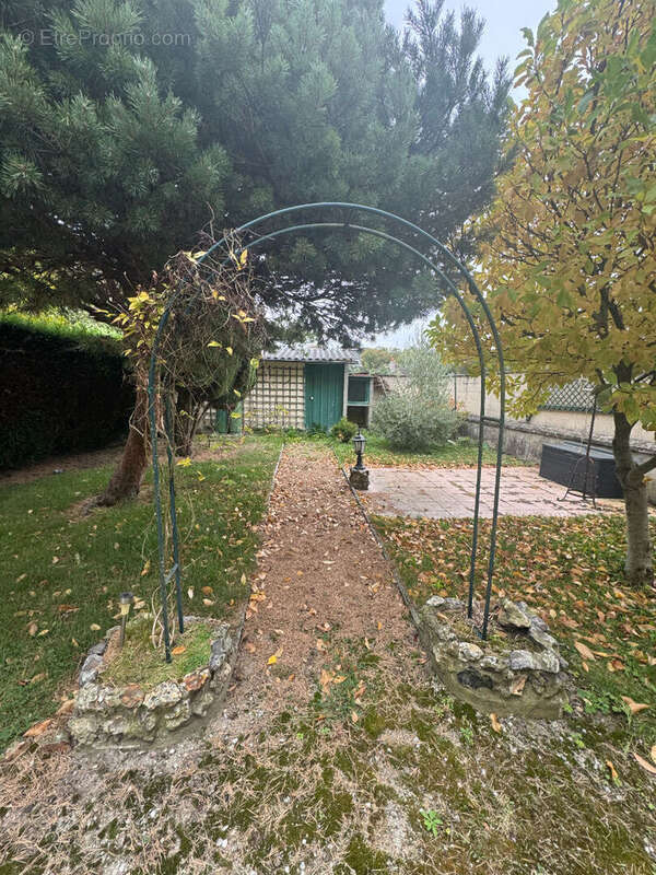 Maison à SAINTE-GAUBURGE-SAINTE-COLOMBE