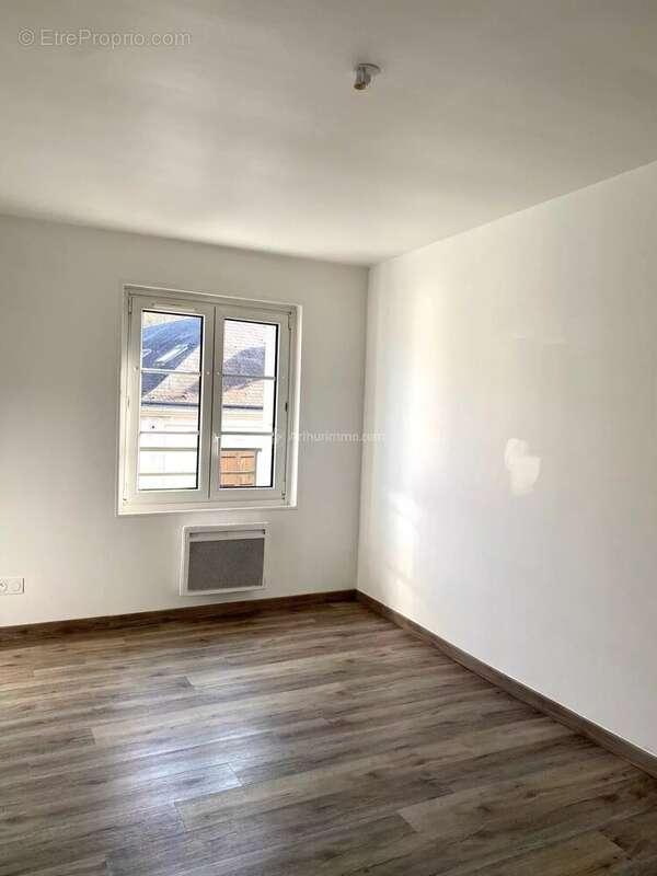 Appartement à CHATEAU-DU-LOIR