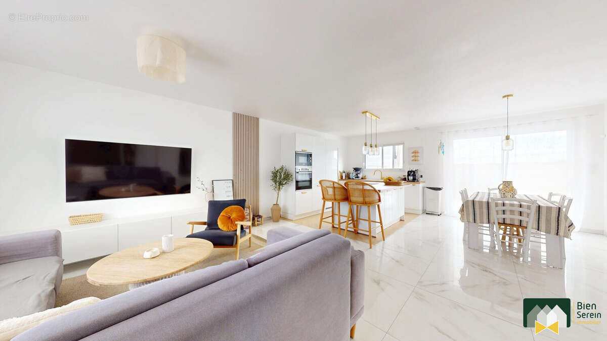 Pièce de vie  - Maison à NOGENT-LE-PHAYE