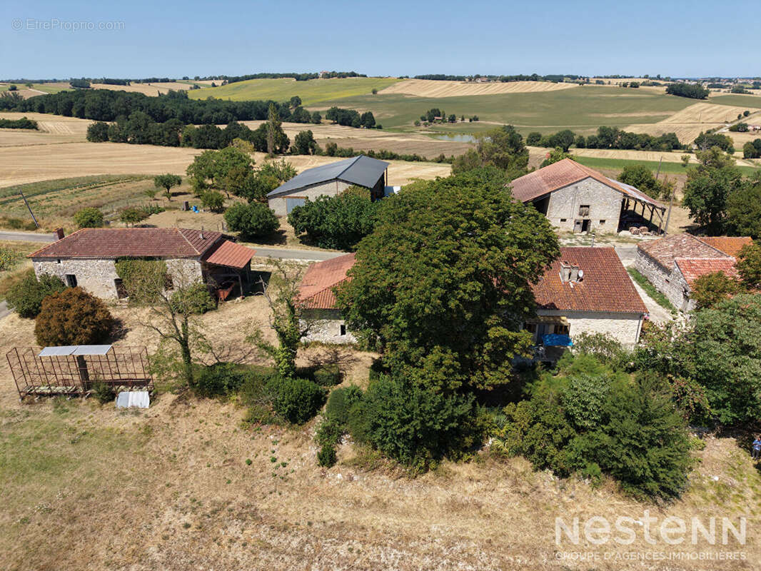 A Vendre Propriété avec Maisons d'habitation, dépendances sur plus d'un hectare à Saint-Mezard - photo 16