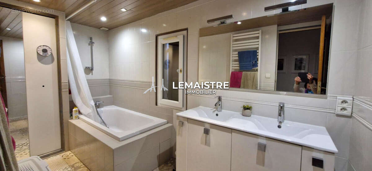 Maison à vendre - Aux portes d'Yvetot - 215 m² - 6 chambres - Suite parentale - Terrain de 1 780 m² - photo 8