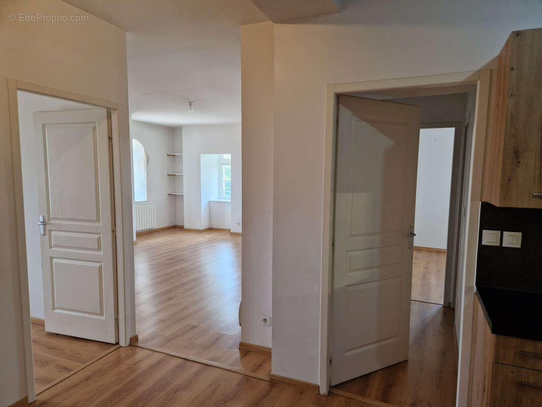 Centre ville apppartement de trois pièces - photo 9
