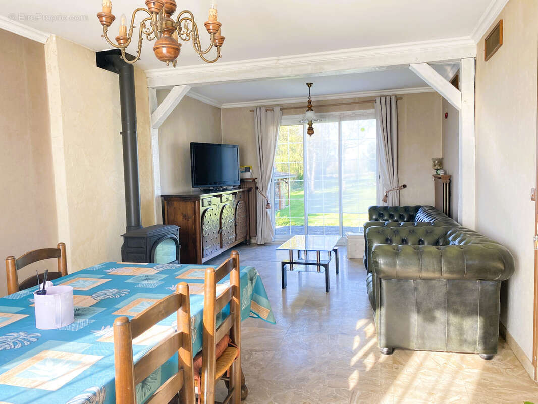 Maison à MONTACHER-VILLEGARDIN