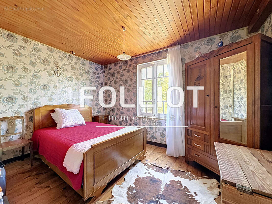 A VENDRE - À rénover selon vos envies - Maison en pierre avec 4 chambres - photo 4