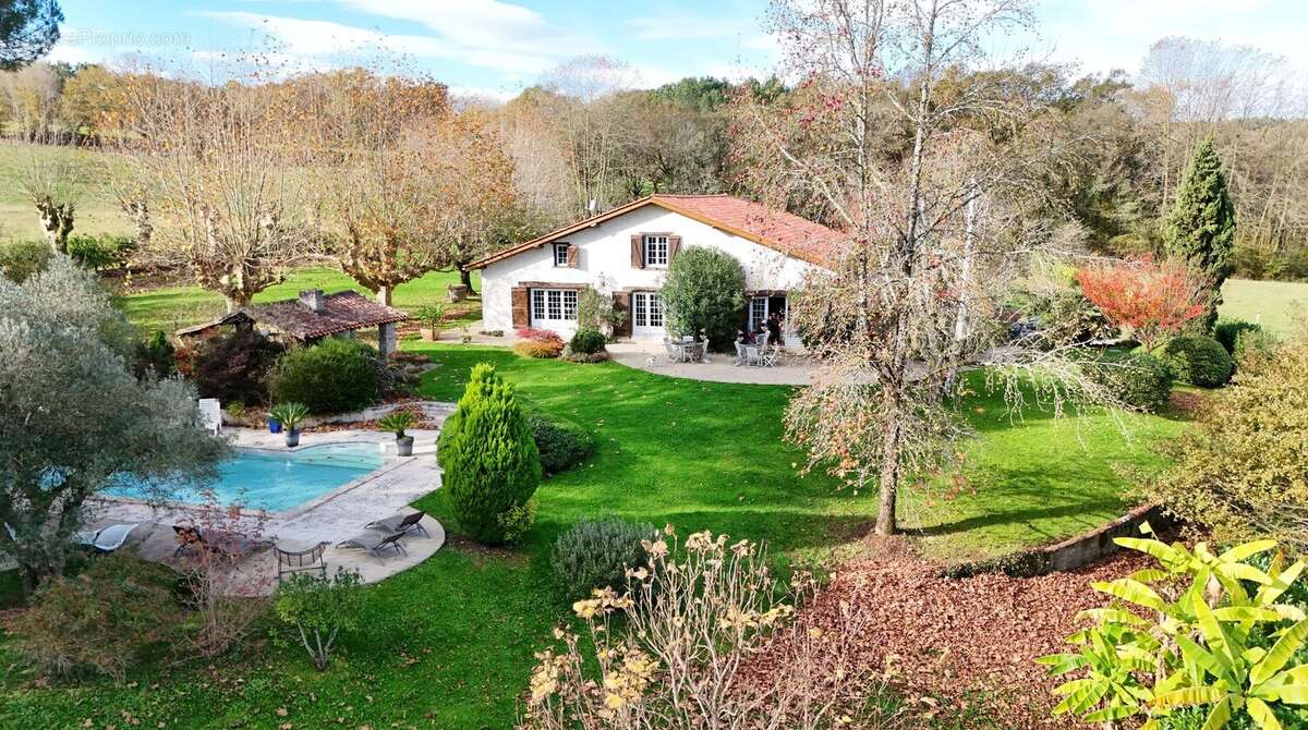 Maison à SAINTE-MARIE-DE-GOSSE