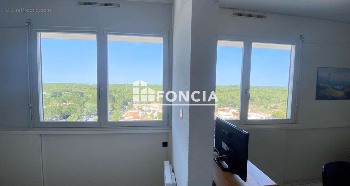 À vendre – T2 en étage élevé, résidence face à la mer - photo 4
