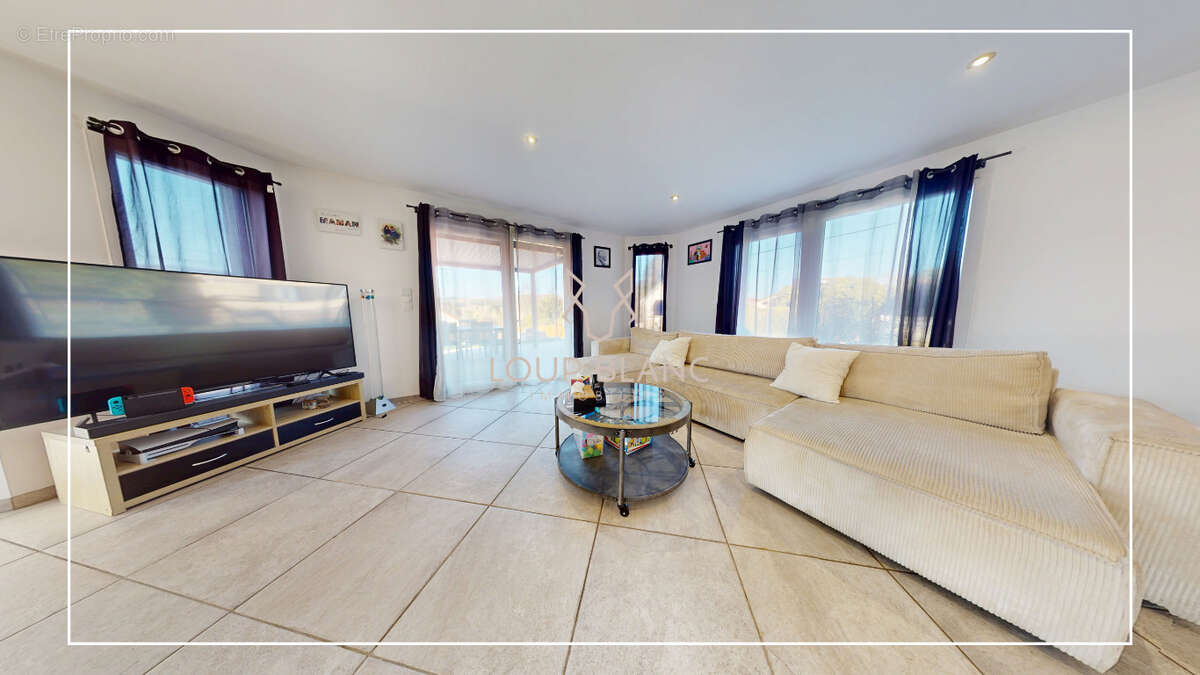 Maison à CHAMPAGNEY