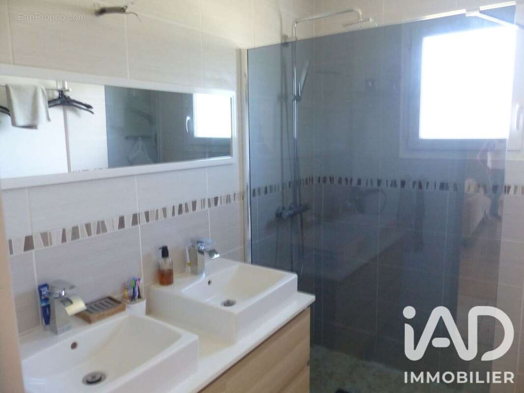 Maison 104 m² à Renung  - photo 6