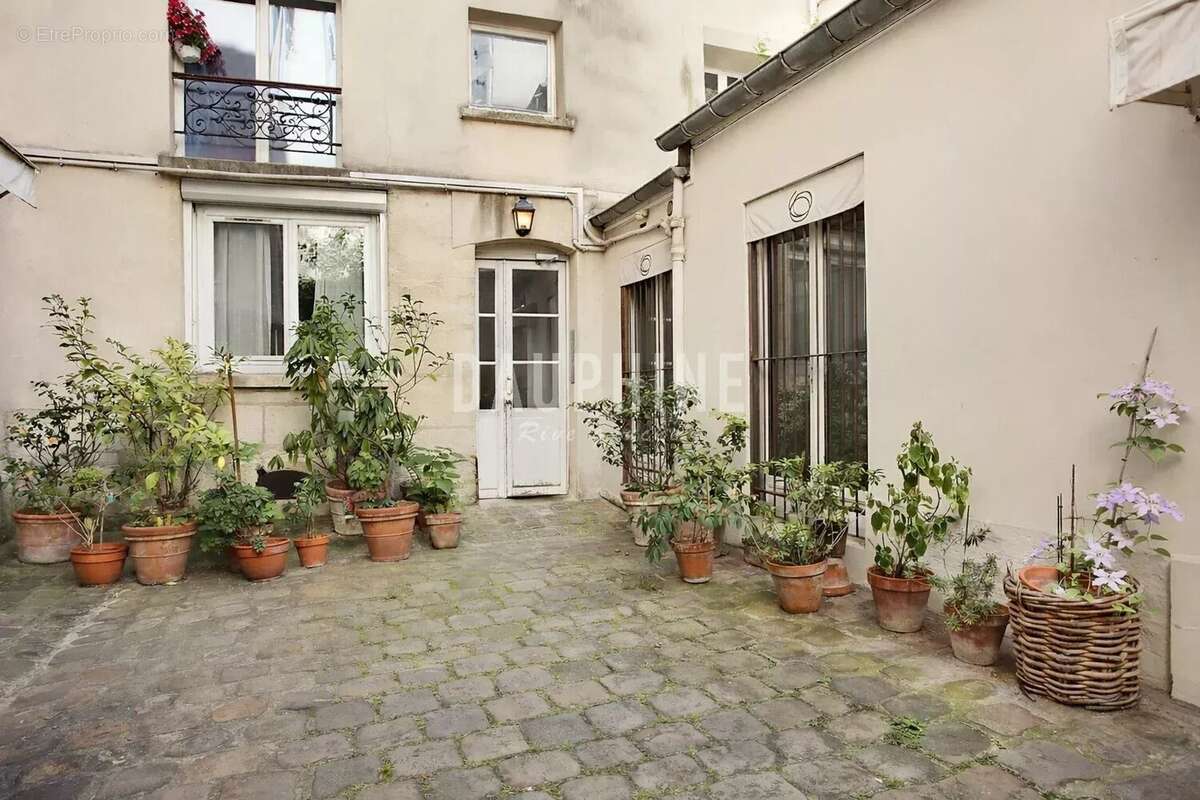 Appartement à PARIS-6E
