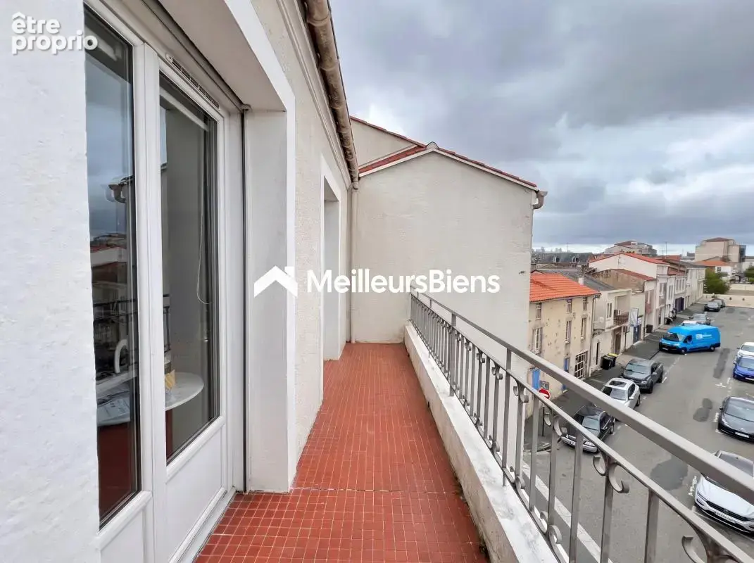 Appartement Dernier Etage - Double Balcon- 3 pièces 58 m² avec cave à La Roche-sur-Yon - Venu Loué - Pentagone - photo 2