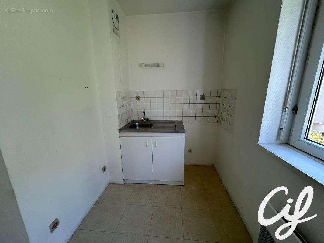 Appartement T1 NANTES Champ de Mars - 23.85 m2  104 000 Euros - photo 5