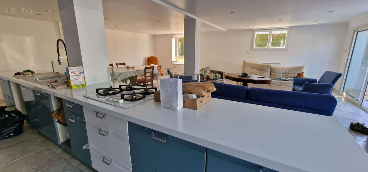 Maison à COUSSAY-LES-BOIS