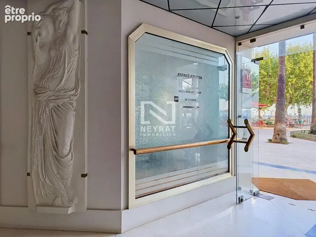 Rare ! droit au bail dans local commercial de  la résidence  le continental - photo 10