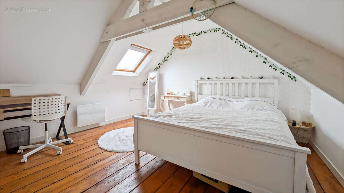 Maison à LA CHAPELLE-AUX-FILTZMEENS