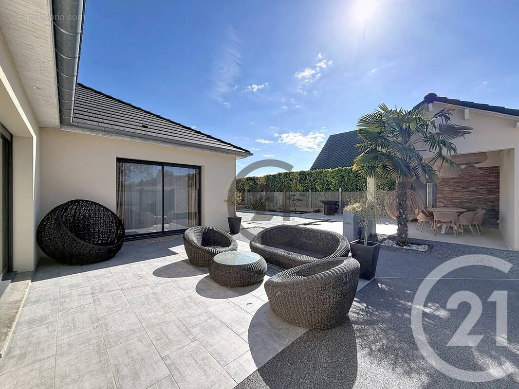 Maison 126 m² à Saint-Pouange  - photo 2