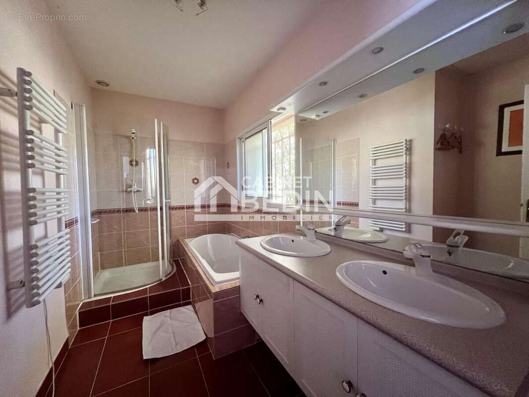 Maison à SAINT-SULPICE-ET-CAMEYRAC