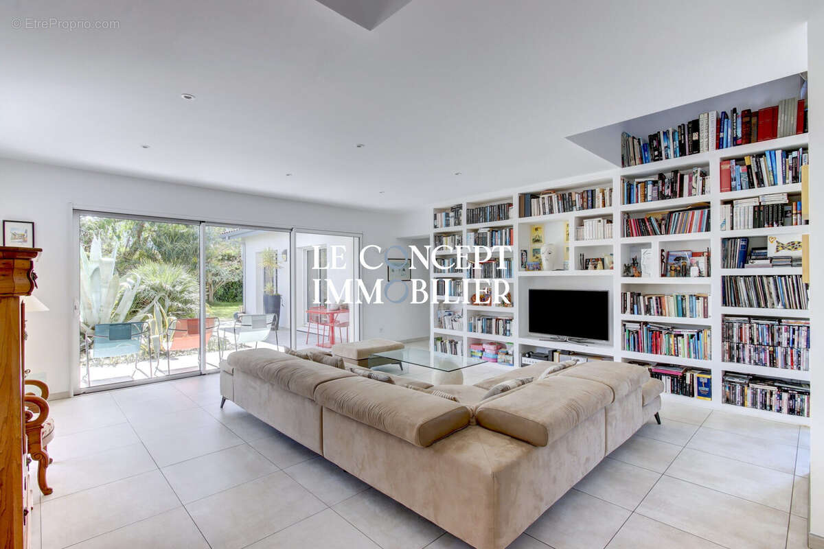 Maison 237 m² à Biarritz  - photo 4