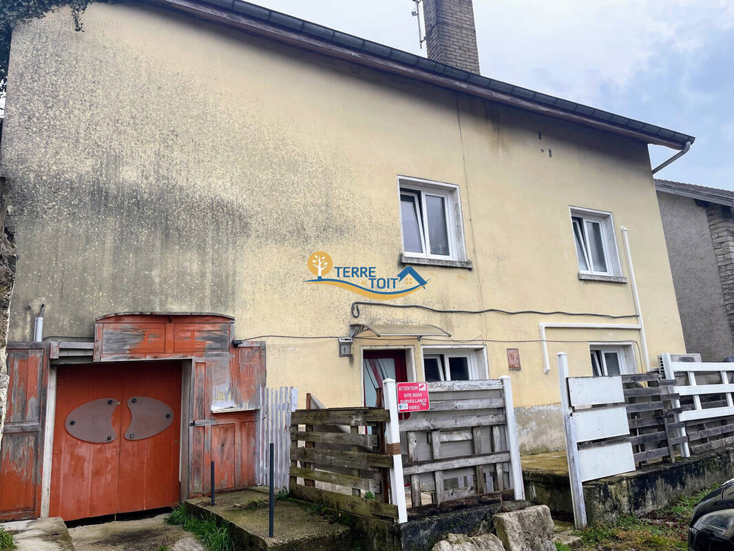 Appartement à POMPIERRE-SUR-DOUBS