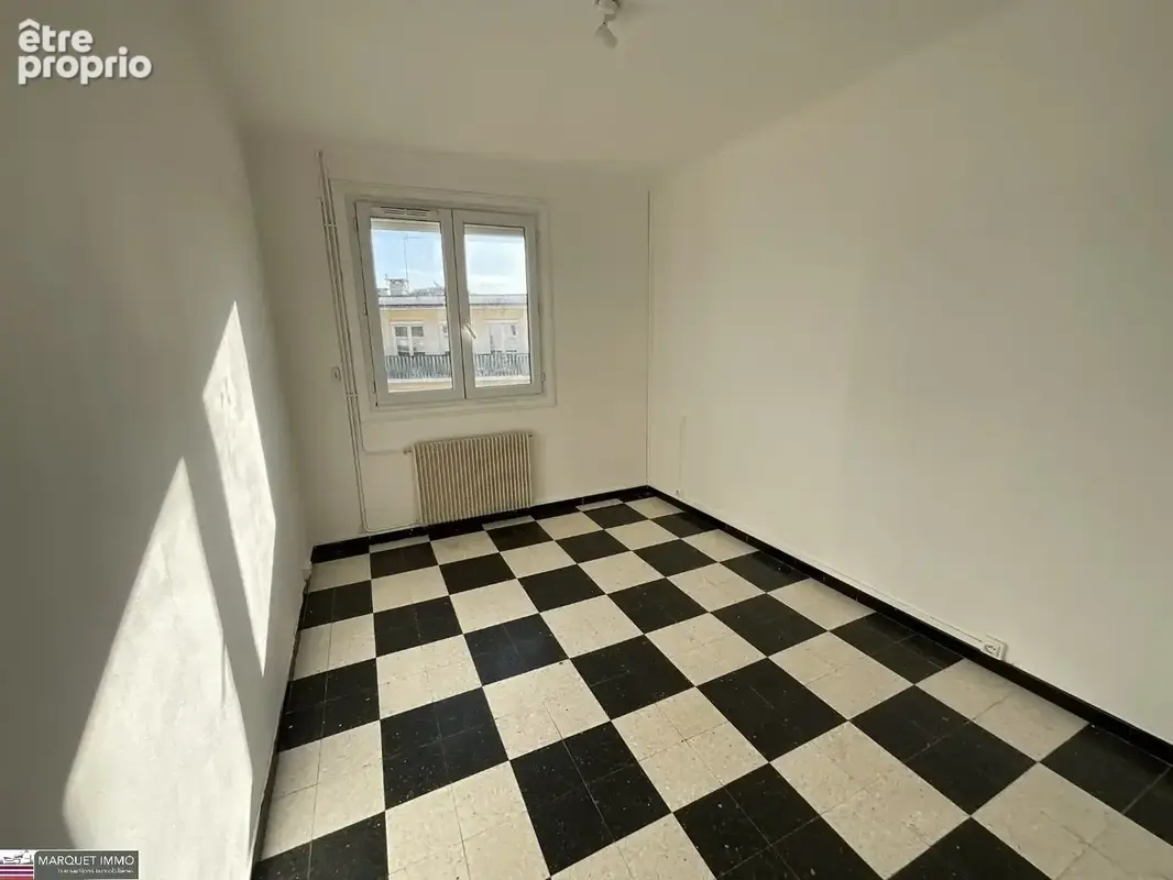APT T4 85 m² au 3° avec balcon 2 m², loggia 6 m², cellier 4 m² et garage de 15 m².... - photo 9