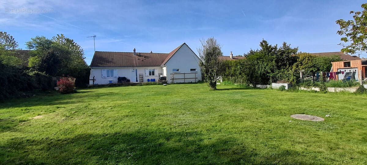 Pavillon de plain-pied rénové de 130 m² - photo 10