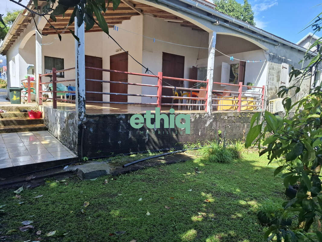 Maison à CAPESTERRE-BELLE-EAU