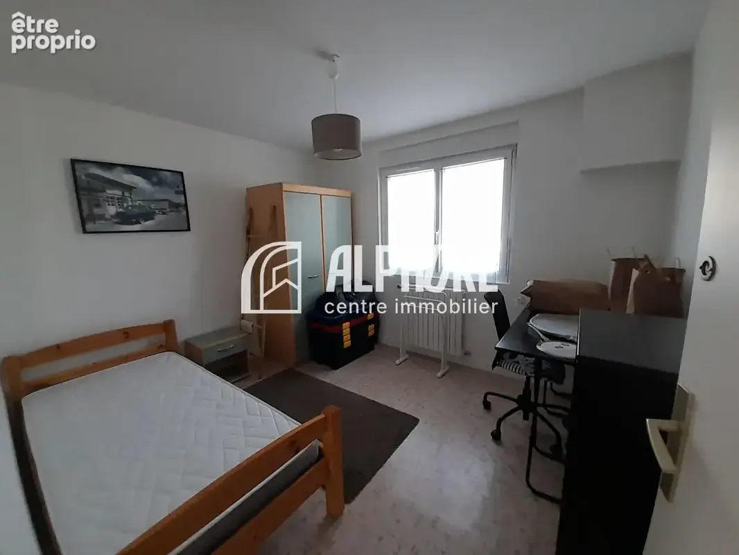 Maison composée de 2 appartements sur  879m² de terrain . (terrain  à bâtir détachable) - photo 14