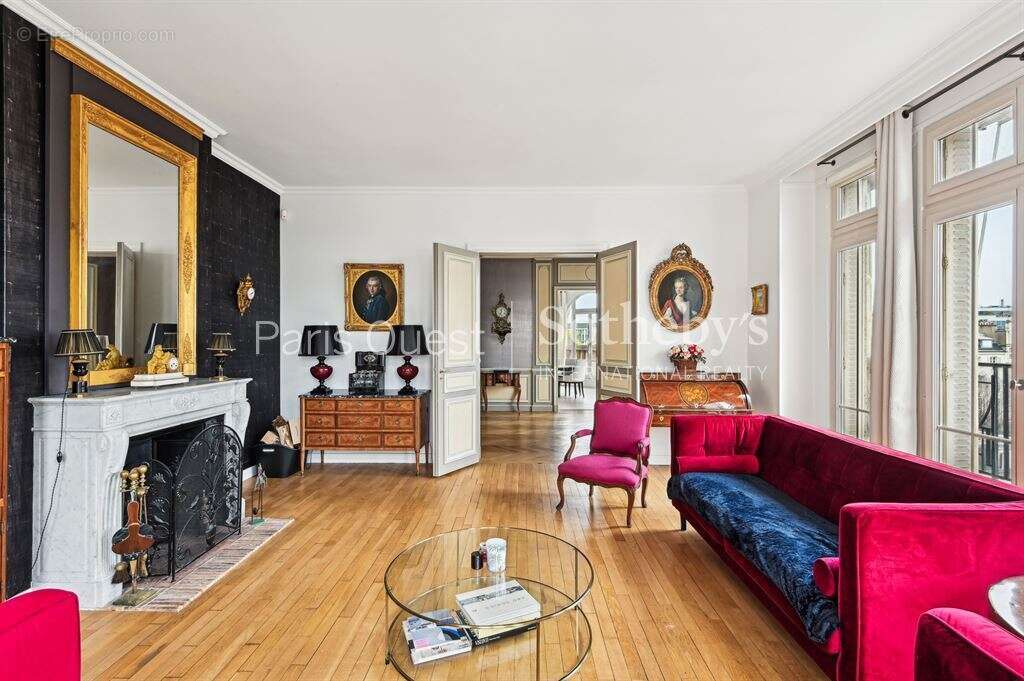 Appartement à NEUILLY-SUR-SEINE