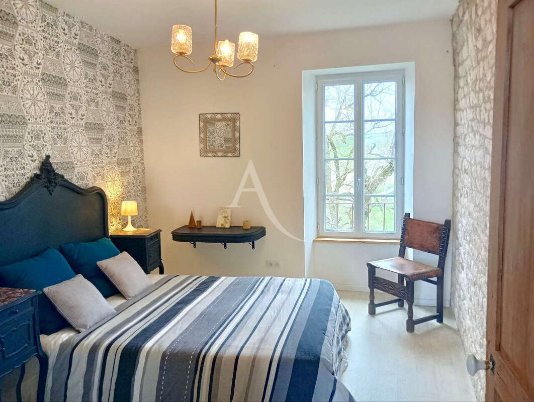 Maison à PUYLAROQUE