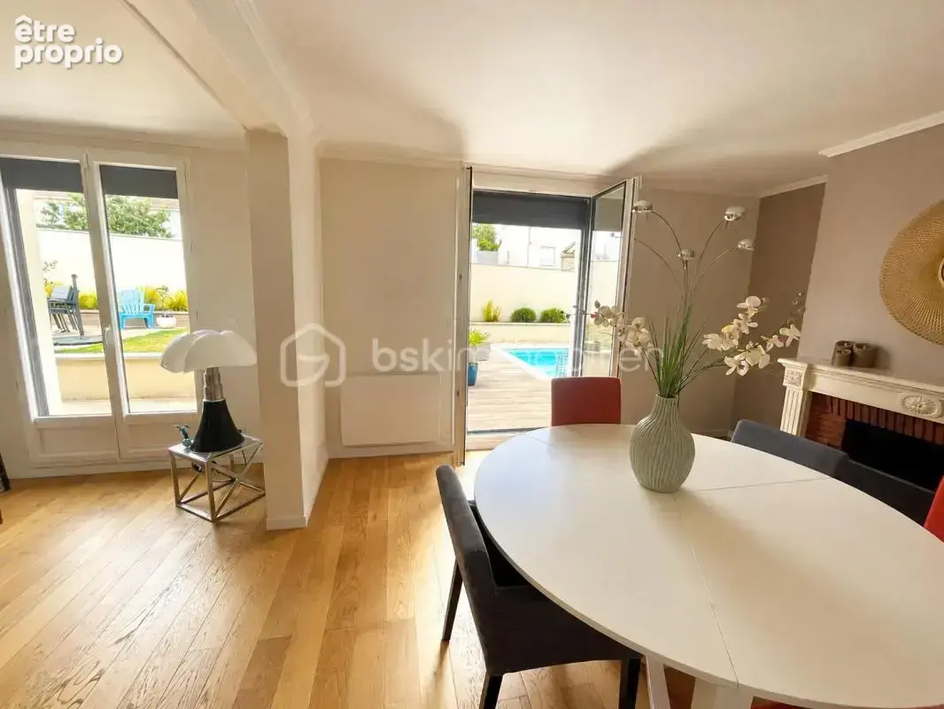 Maison familiale de 227m2 avec piscine chauffée! - photo 4