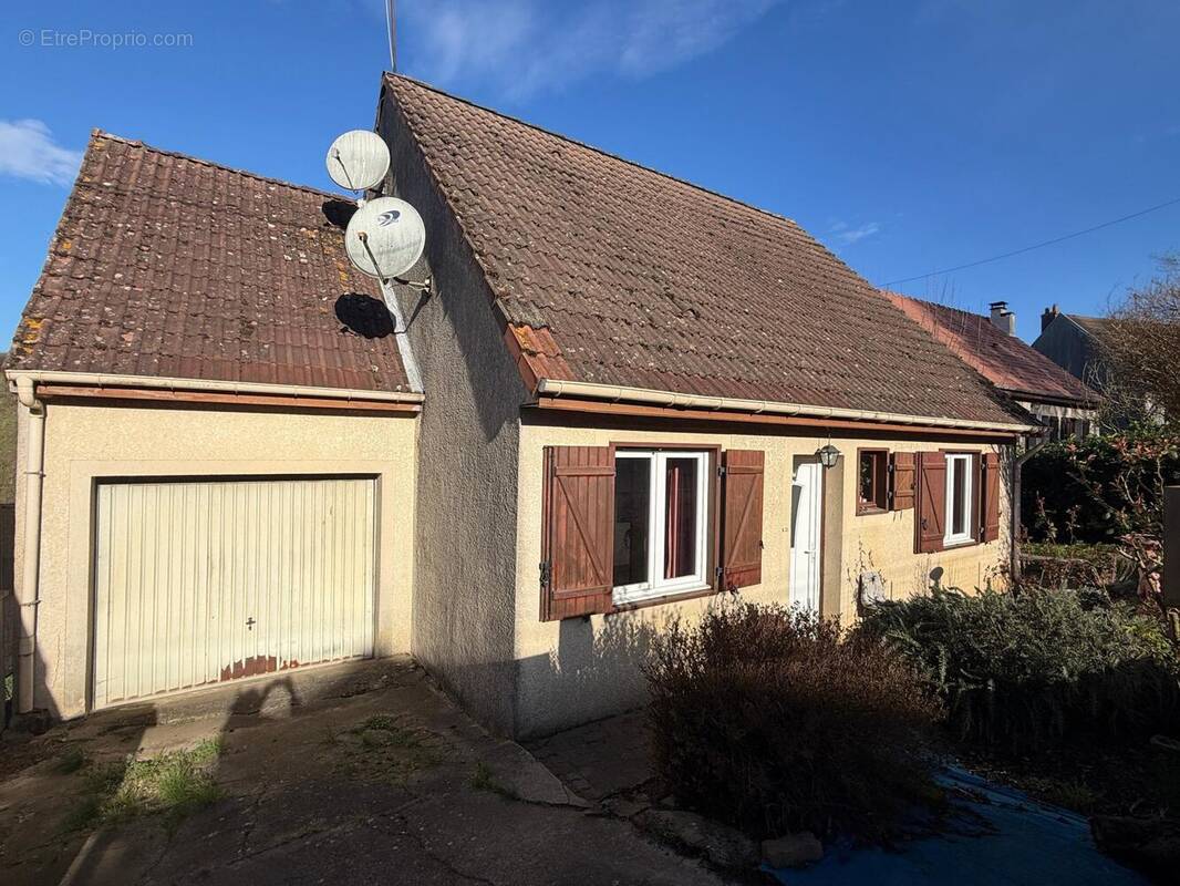 Photo 1 - Maison à MONTREUIL-AUX-LIONS