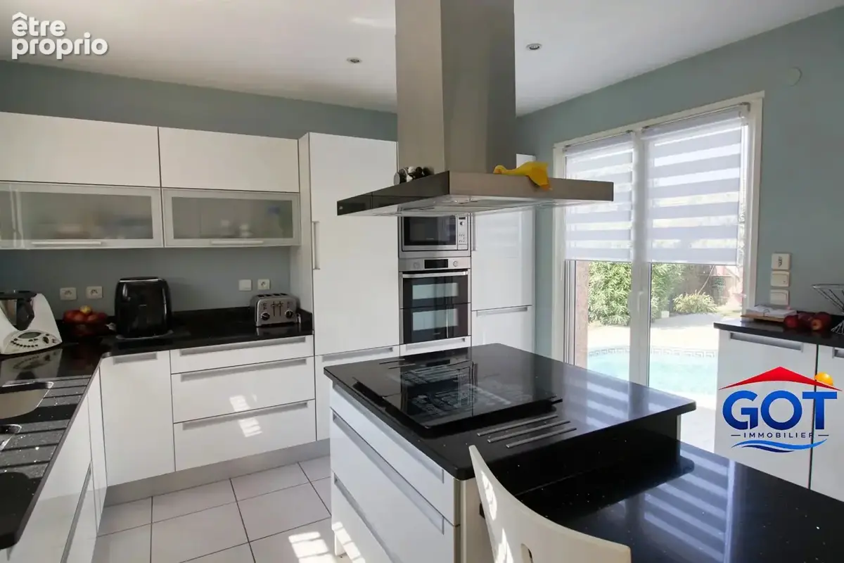 CLAIRA - Villa 4 faces de 122 m² utiles avec piscine, garage et extérieur parfaitement aménagé - photo 6