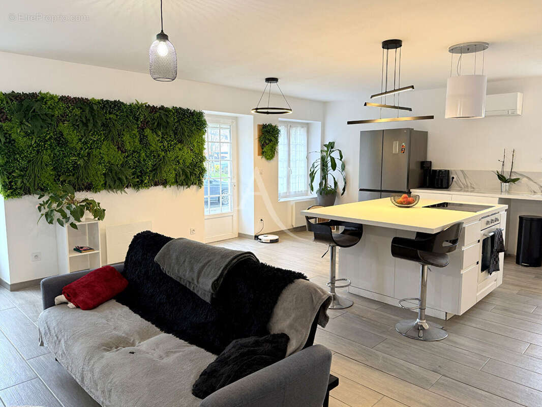 Maison à SAINT-CYR-EN-TALMONDAIS