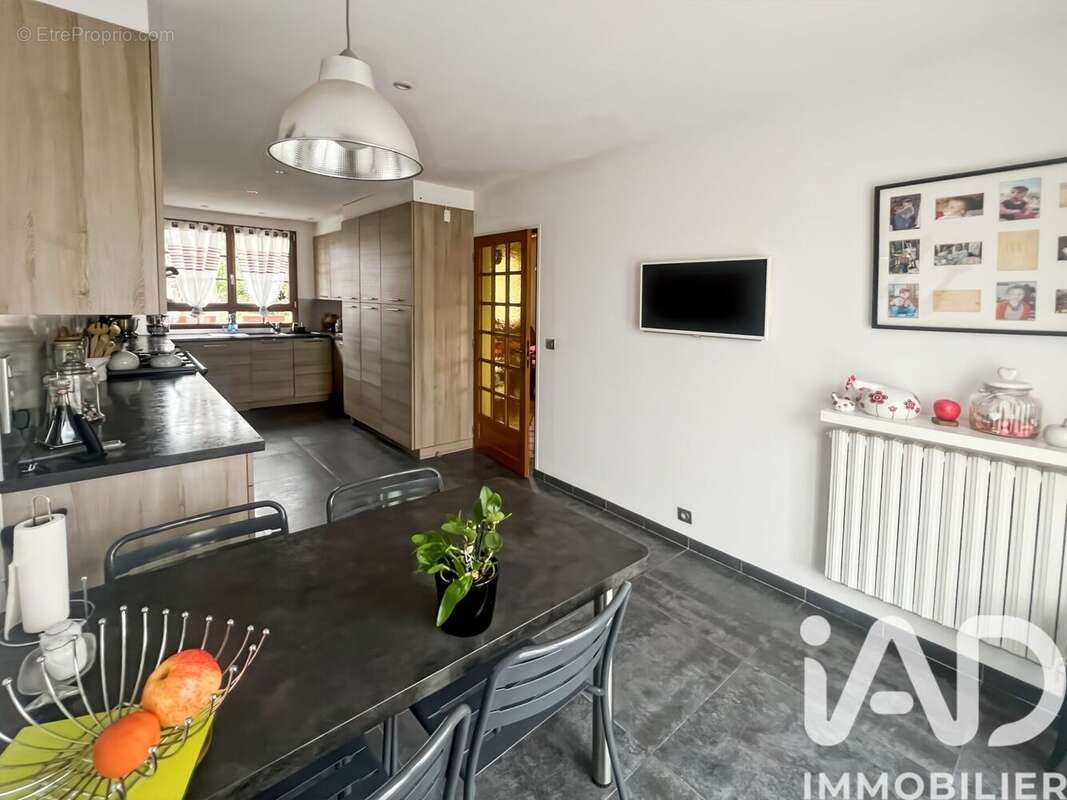 Photo 2 - Maison à FEROLLES-ATTILLY