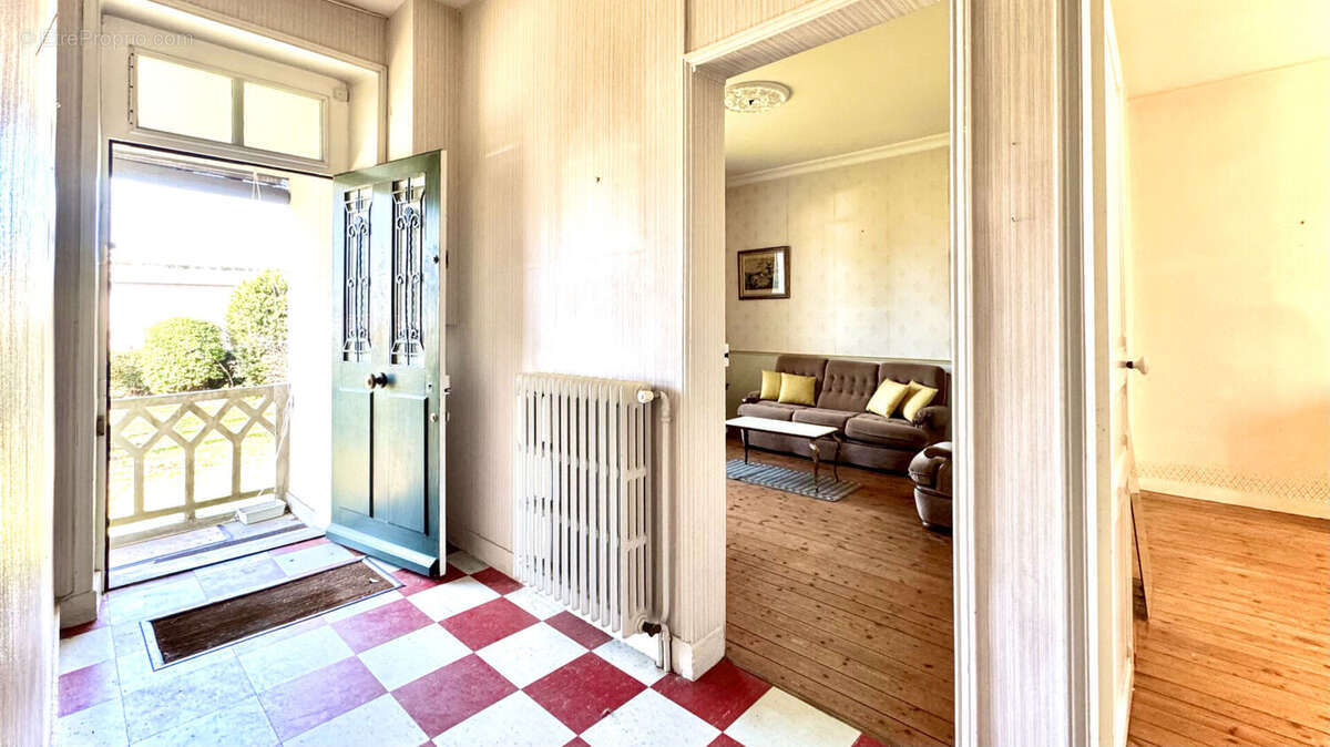 Maison à SAINT-SEBASTIEN-SUR-LOIRE