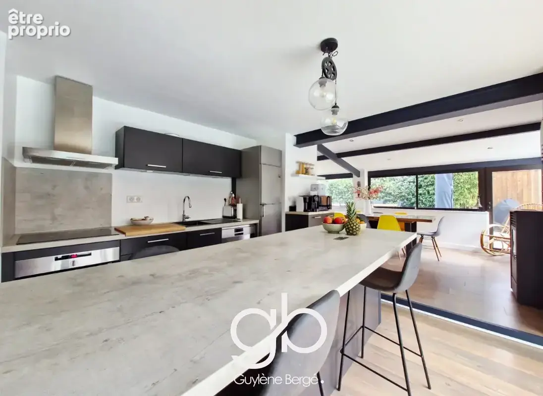 Villa familiale de 154m2 rénovée avec piscine chauffée et vue nature   Exclusivité Sussargues - photo 6