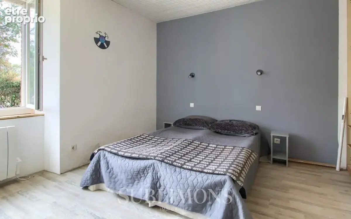 Longère en pierre - 2 260 m² de terrain - photo 4