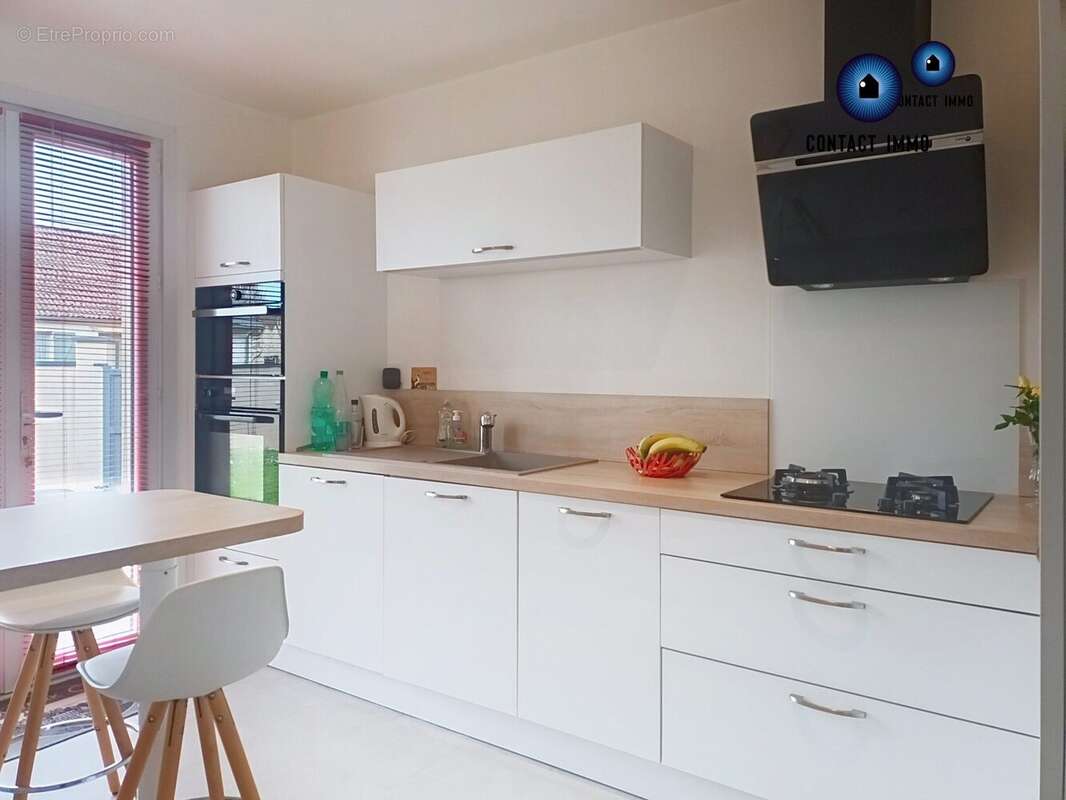 Maison à VARETZ