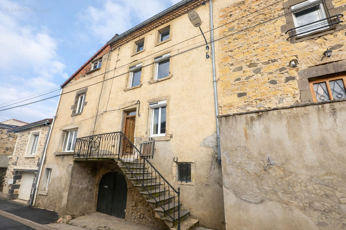 Maison à MIREFLEURS
