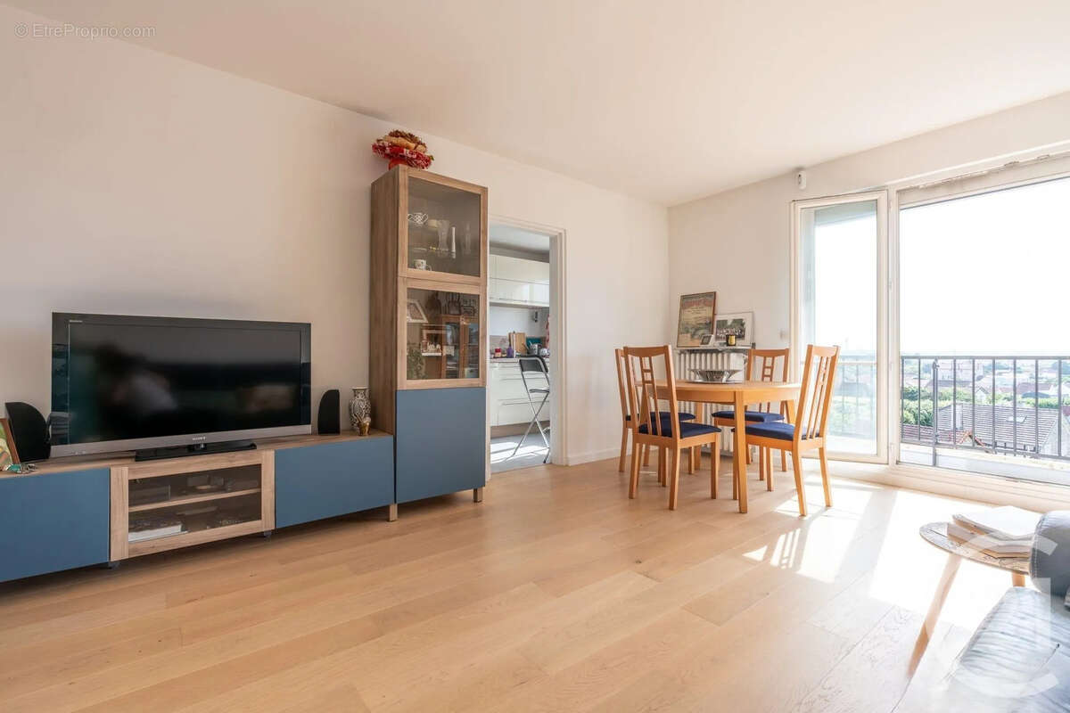 Appartement à SAINT-MAUR-DES-FOSSES