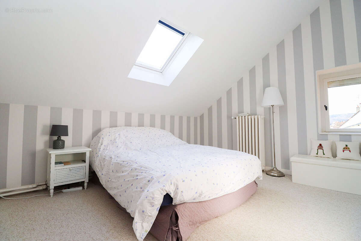 Appartement à PLOMBIERES-LES-DIJON